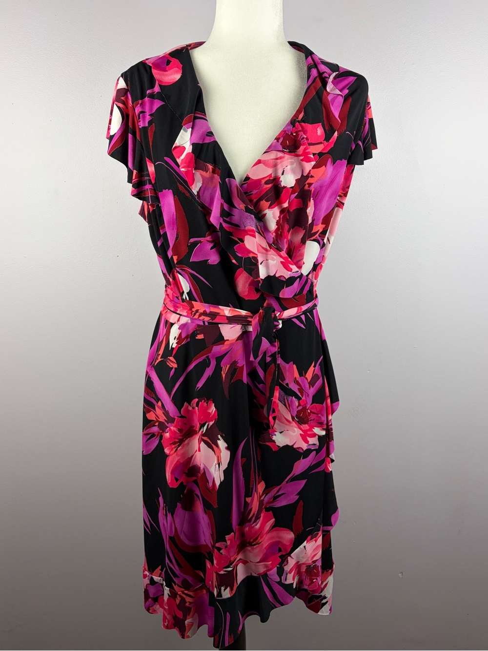 Tiana B. Floral True Wrap Dress Size Large Black Pink Flutter Sleeve